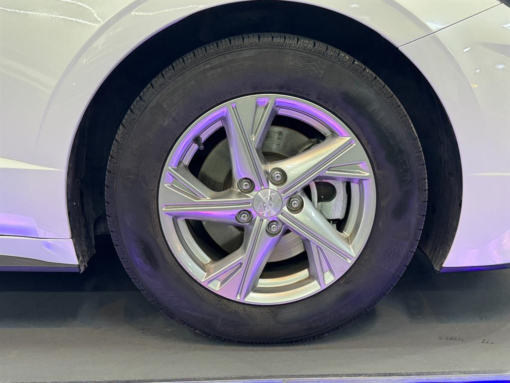 HYUNDAI Sonata - Vista 6