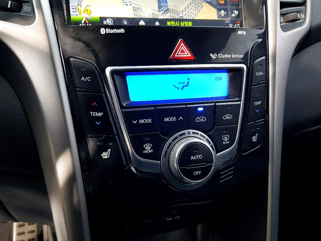 HYUNDAI i30 2012 Blanco - Importación desde Corea - HF Imports Iquique - Foto 14