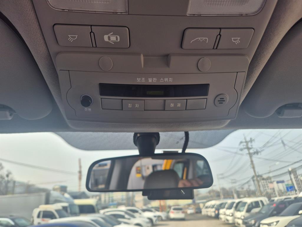 HYUNDAI Starex 2021 Amarillo - Importación desde Corea - HF Imports Iquique - Foto 14