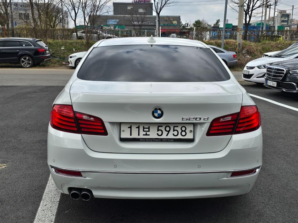 BMW 5 Series - Vista 5