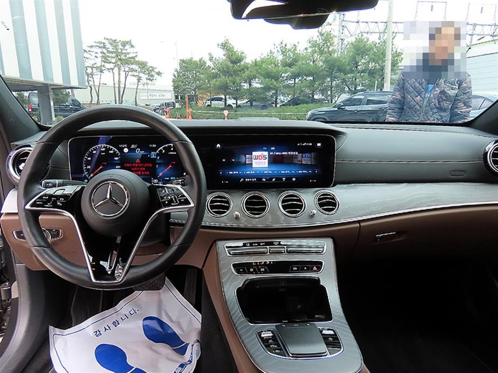 Mercedes Benz E class - Vista 7