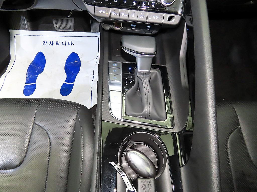 HYUNDAI Avante - Vista 12