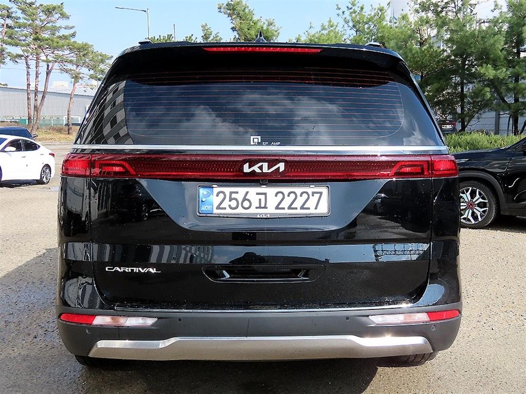 KIA Carnival - Vista 4