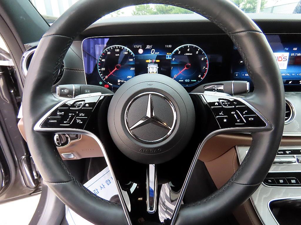 Mercedes Benz E class - Vista 8