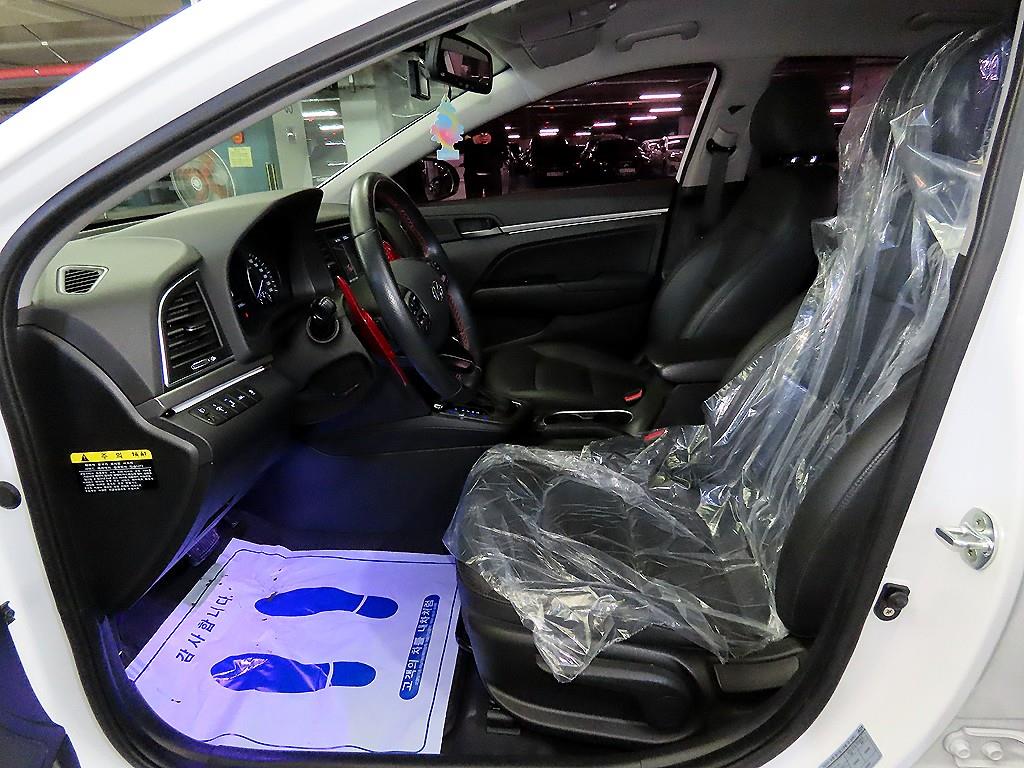 HYUNDAI Avante - Vista 6