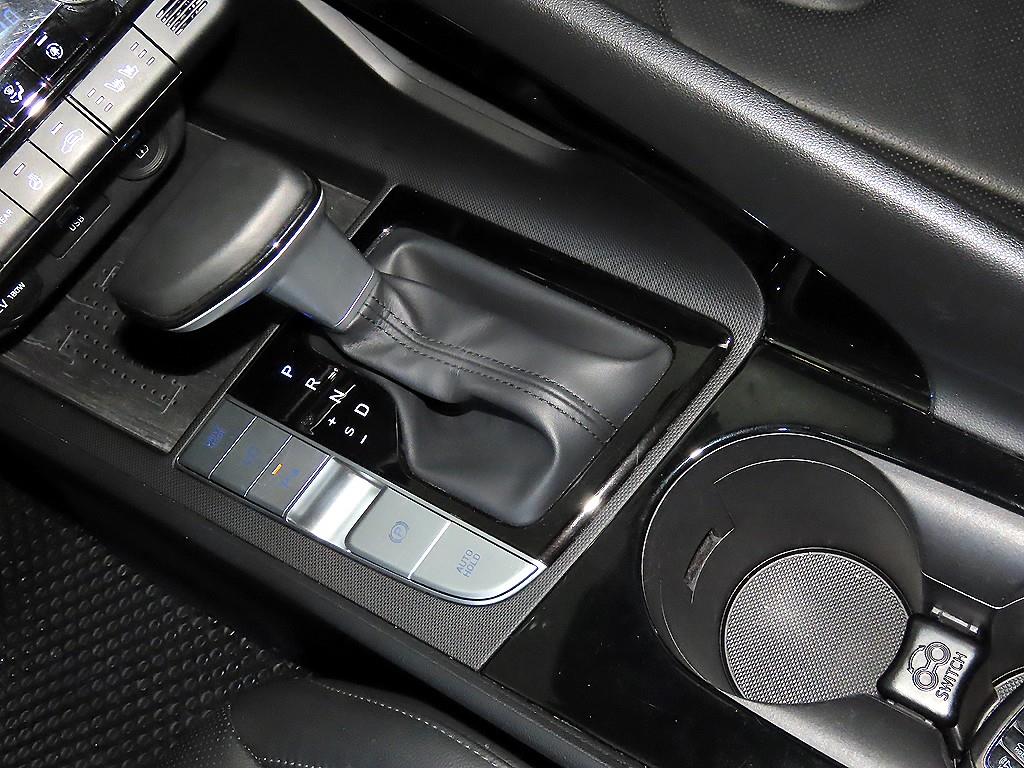 HYUNDAI Avante - Vista 12