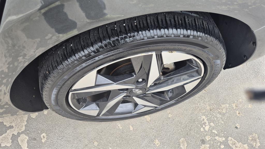 HYUNDAI Avante - Vista 12