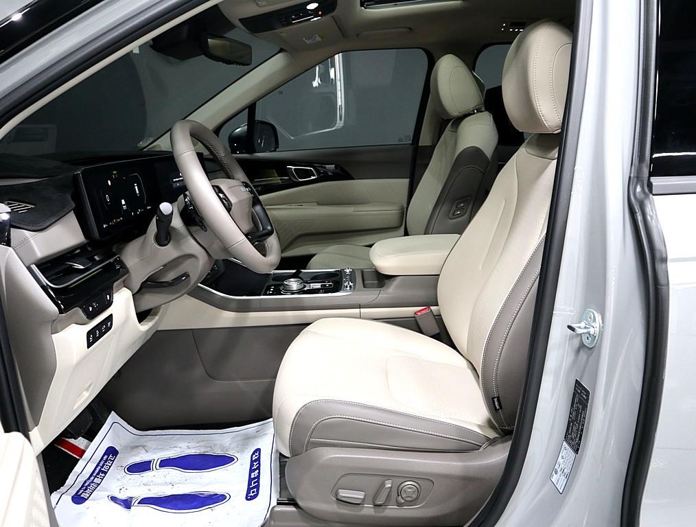 KIA Carnival - Vista 9