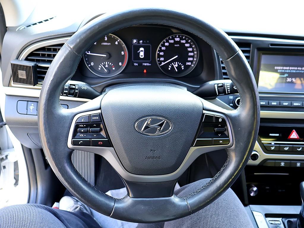 HYUNDAI Avante 2017 Blanco - Importación desde Corea - HF Imports Iquique - Foto 8