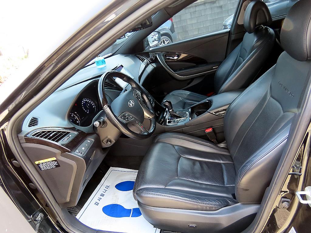 HYUNDAI Grandeur - Vista 5