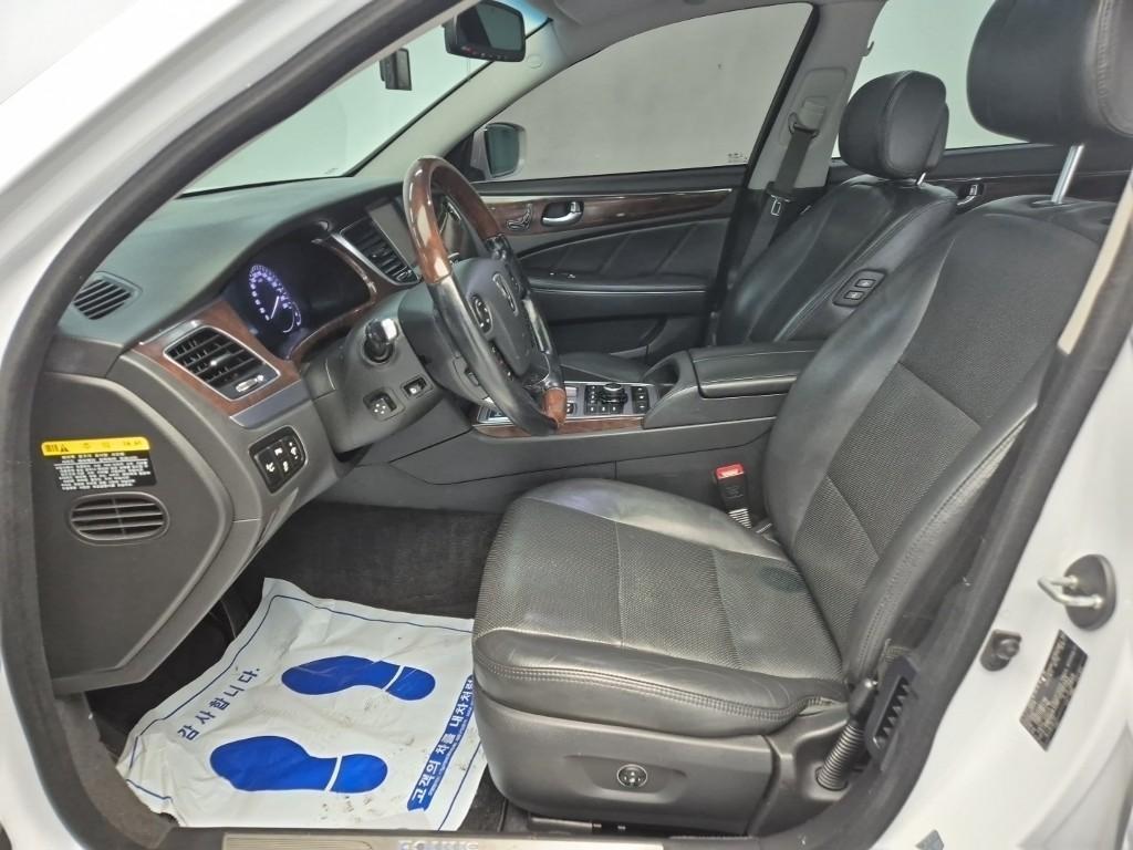 HYUNDAI Equus - Vista 11