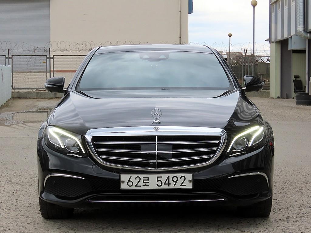 Mercedes Benz E class 2019 Negro - Importación desde Corea - HF Imports Iquique - Foto 1