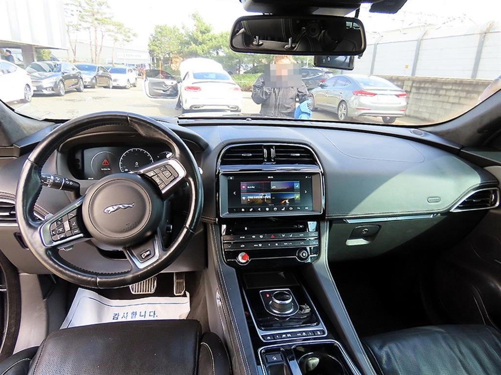 Jaguar F-PACE - Vista 7