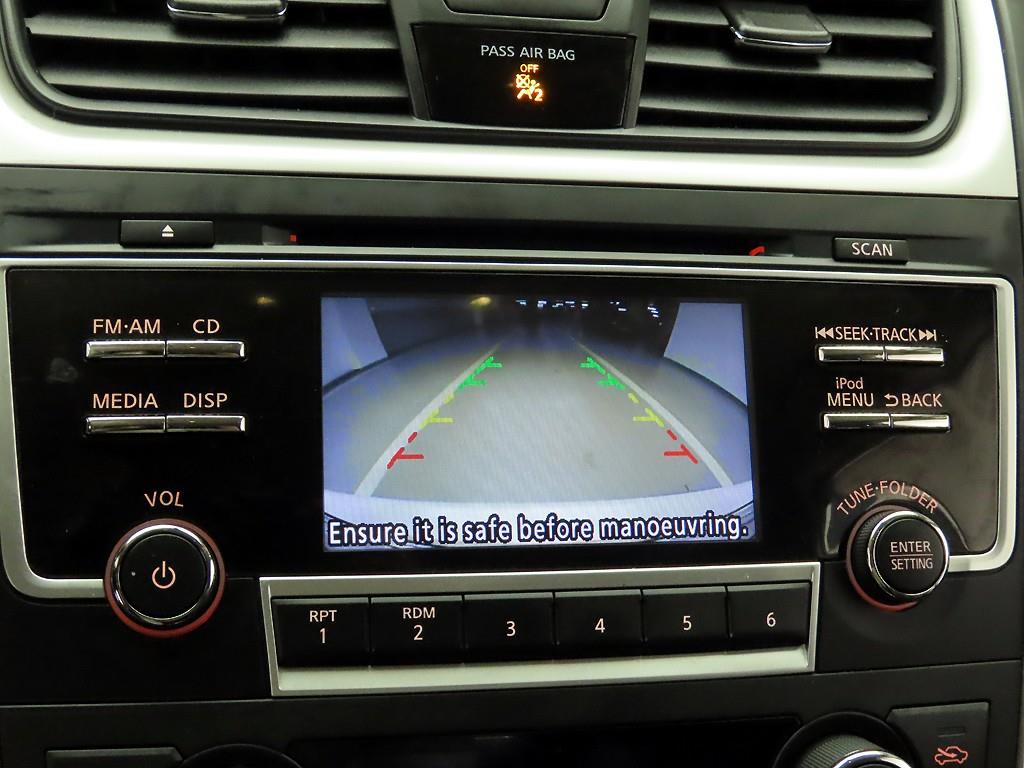 Nissan Altima - Vista 10