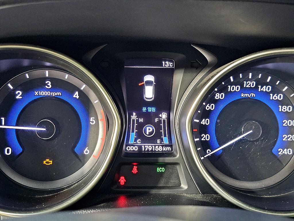 HYUNDAI i30 - Vista 7