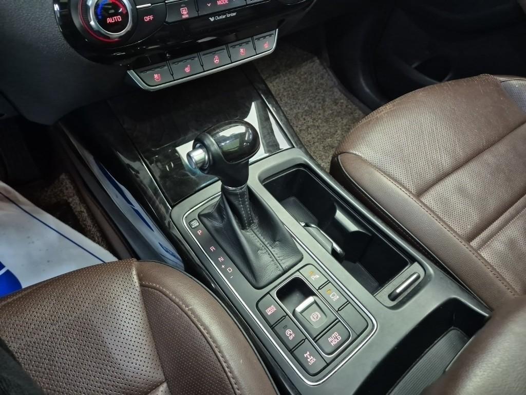 KIA Sorento - Vista 8