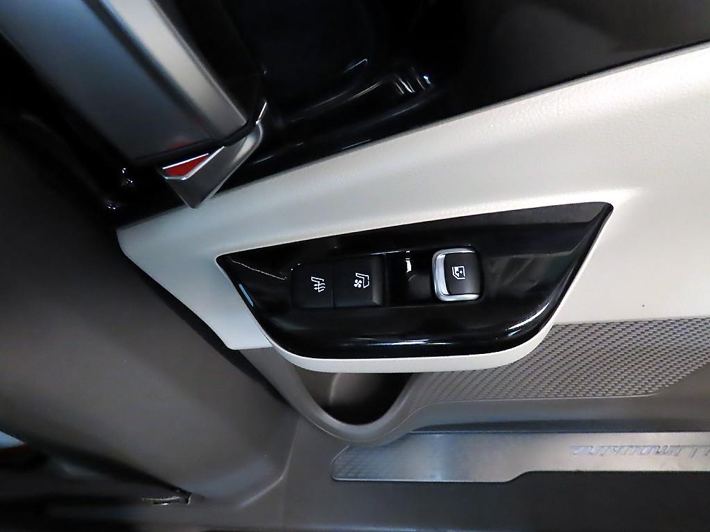 KIA Carnival - Vista 12