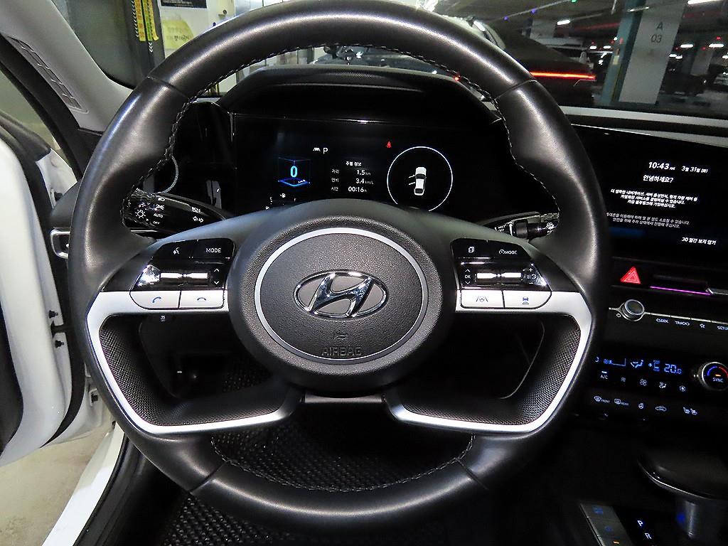 HYUNDAI Avante - Vista 8