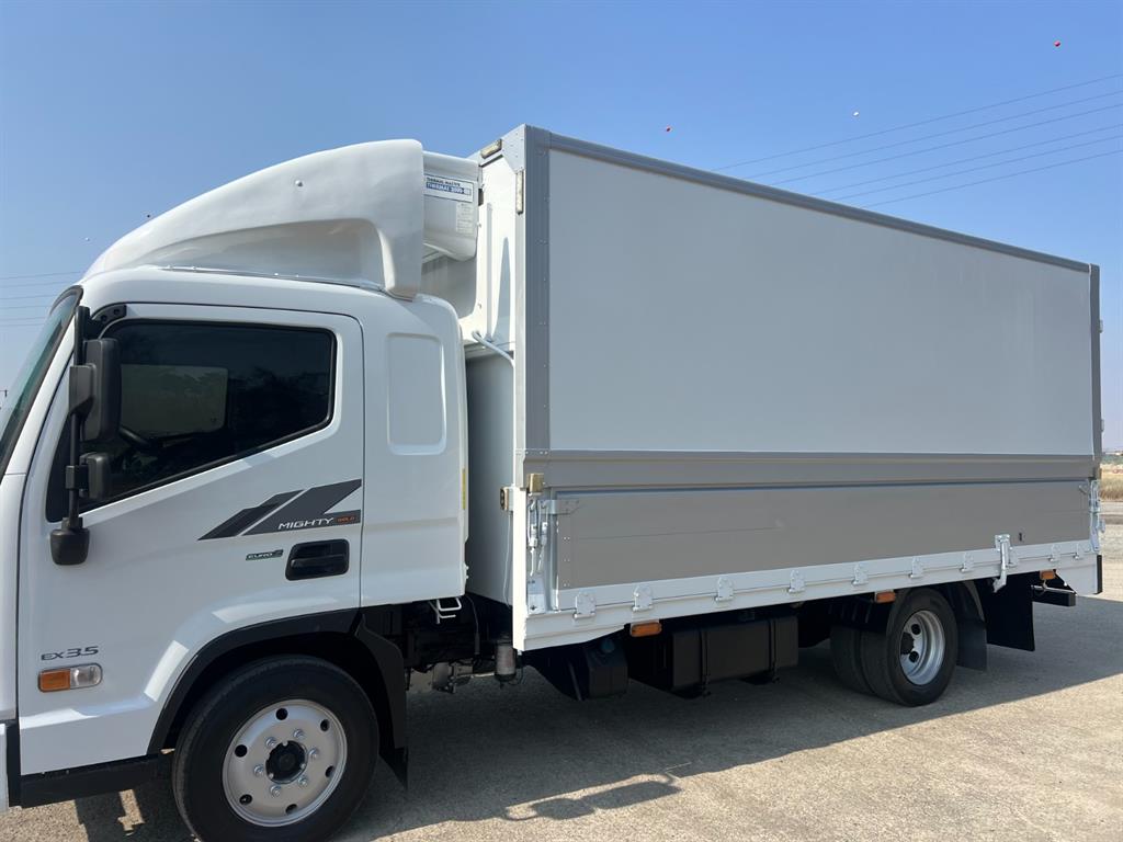 medium and large cargo truck - Vista 11