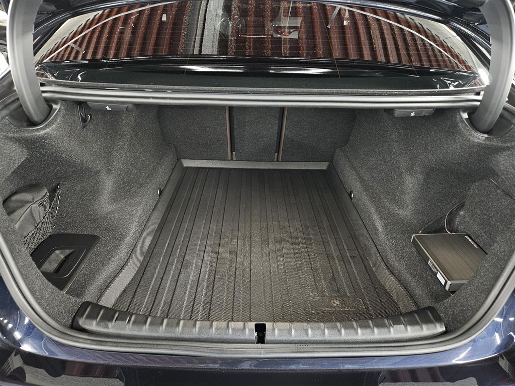 BMW 5 Series - Vista 5