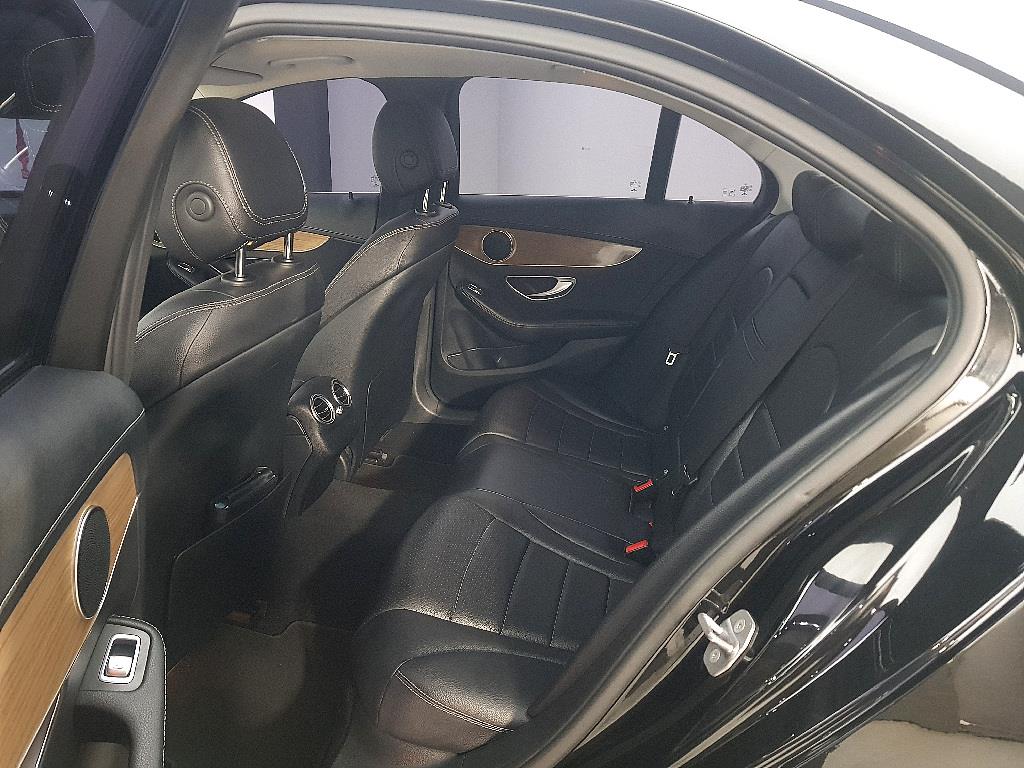 Mercedes Benz C Class - Vista 9