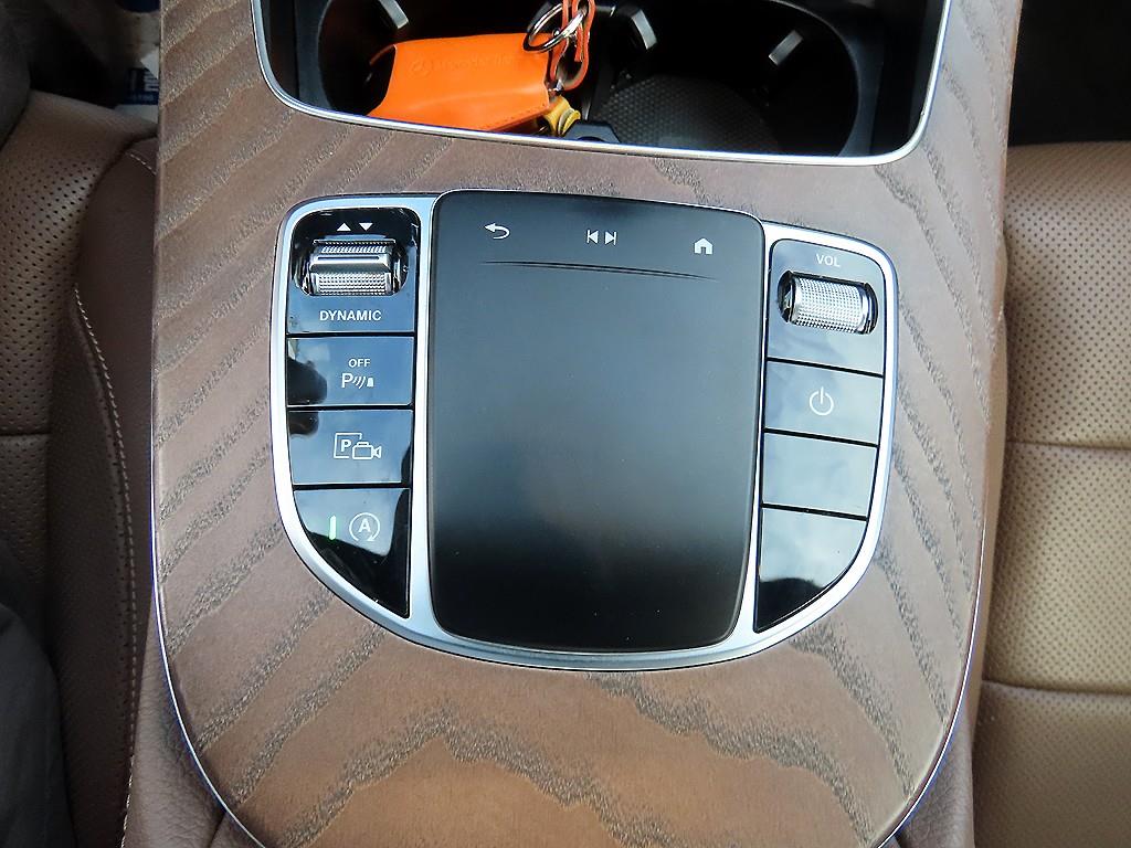 Mercedes Benz E class - Vista 12