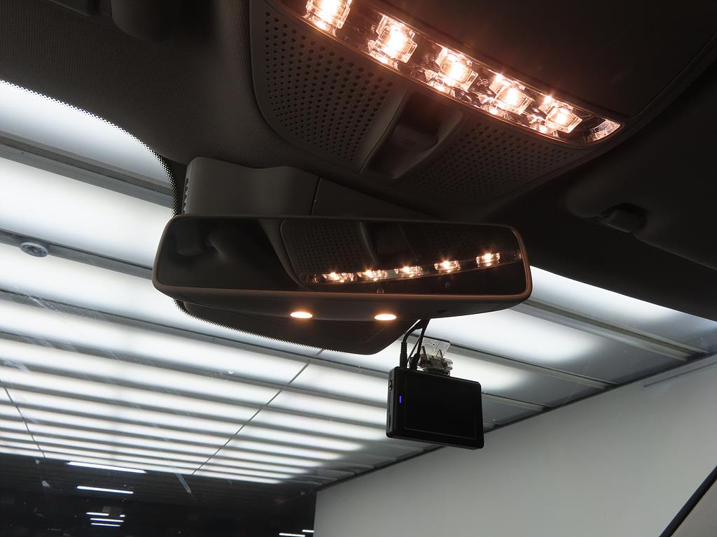 Mercedes Benz E class - Vista 12