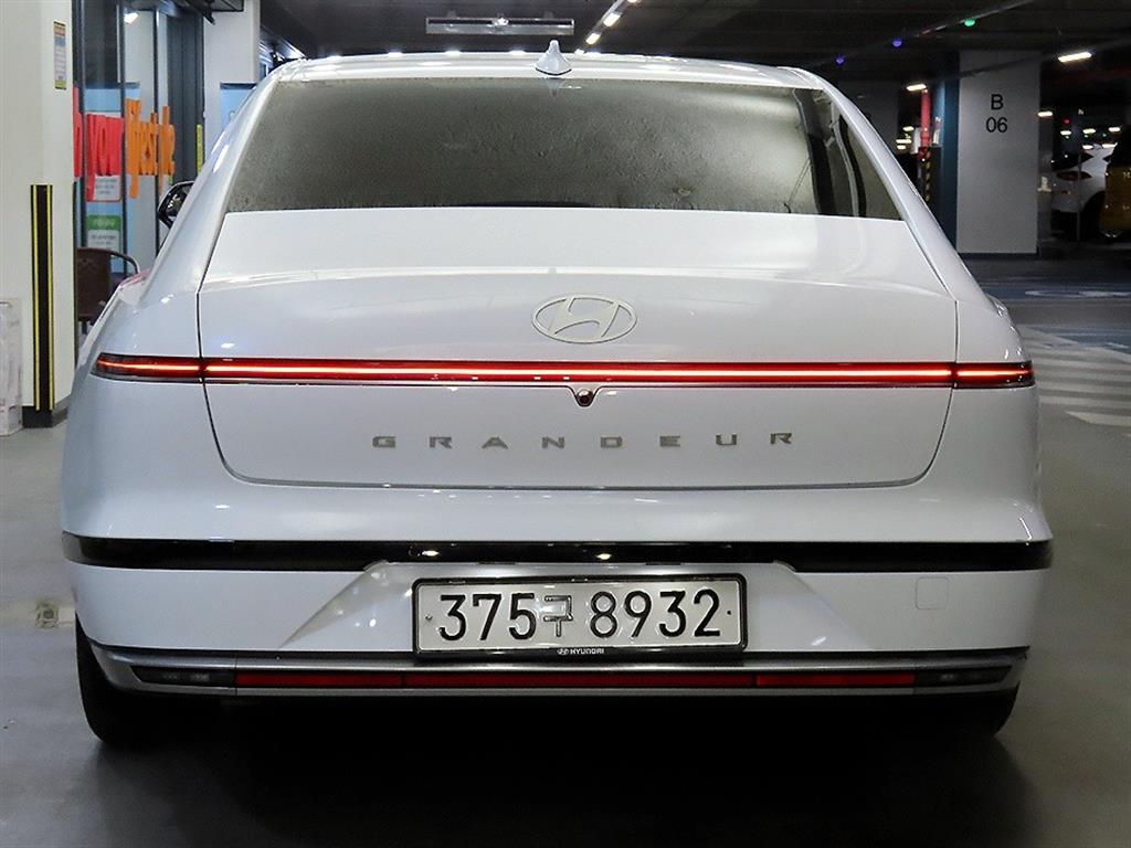 HYUNDAI Grandeur - Vista 5