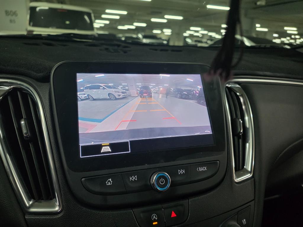 Chevrolet Malibu - Vista 10