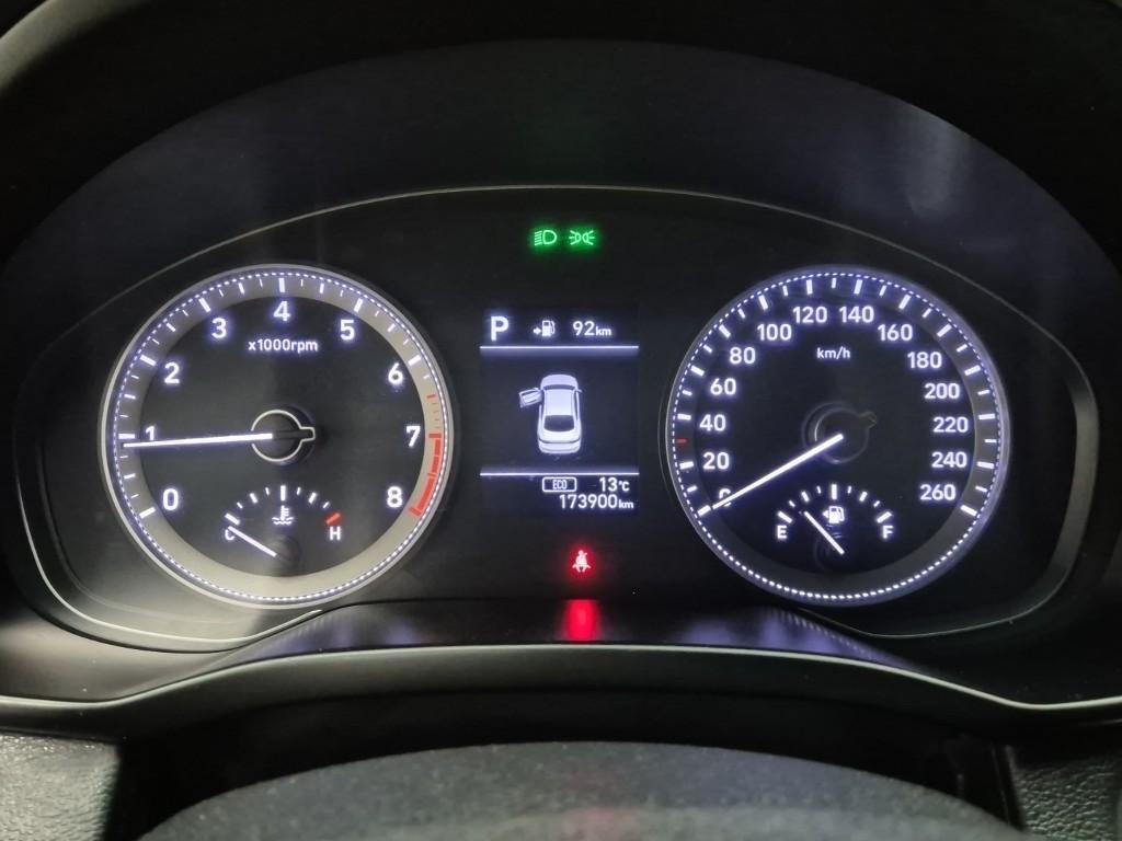 HYUNDAI Grandeur - Vista 6