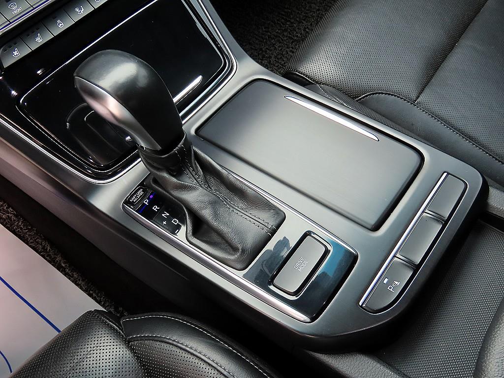 HYUNDAI Grandeur - Vista 10