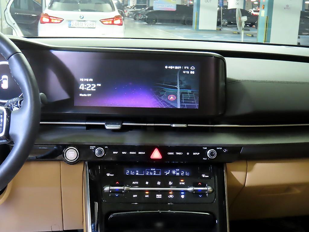 KIA Carnival - Vista 11