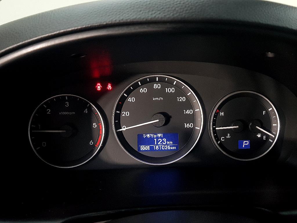 HYUNDAI Starex - Vista 7