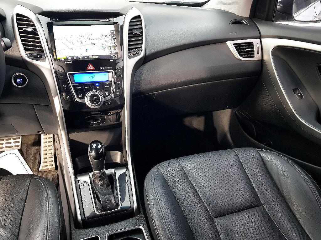 HYUNDAI i30 - Vista 10