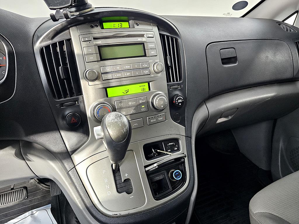 HYUNDAI Starex - Vista 10