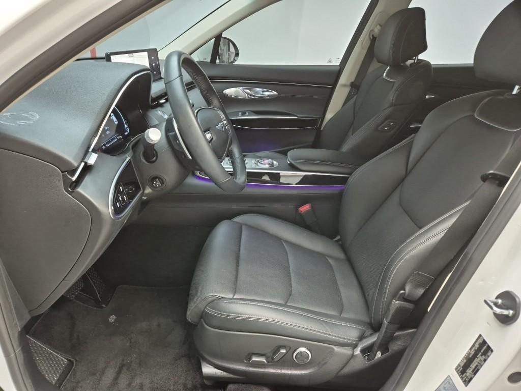 Genesis GV70 - Vista 5