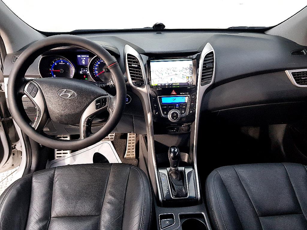 HYUNDAI i30 - Vista 5