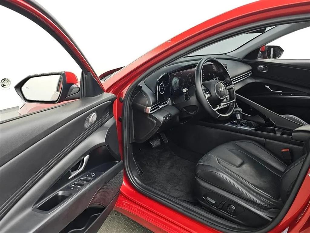 HYUNDAI Avante - Vista 10