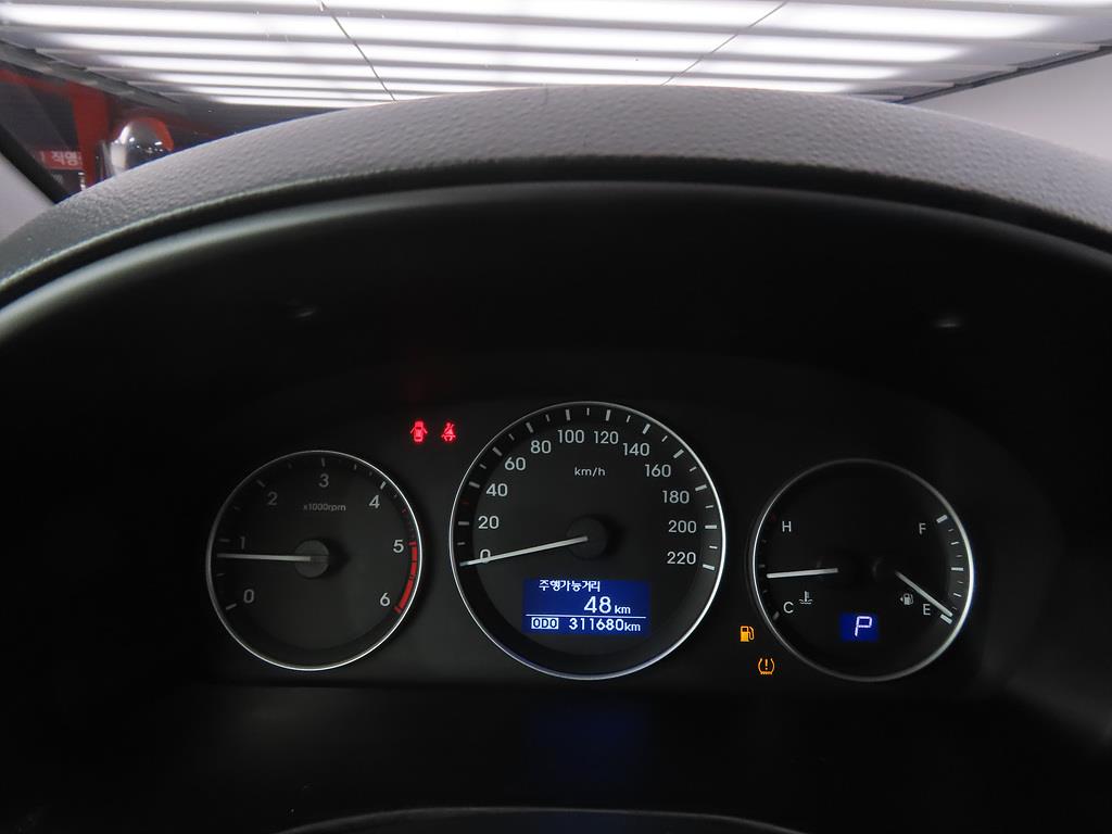 HYUNDAI Starex - Vista 9