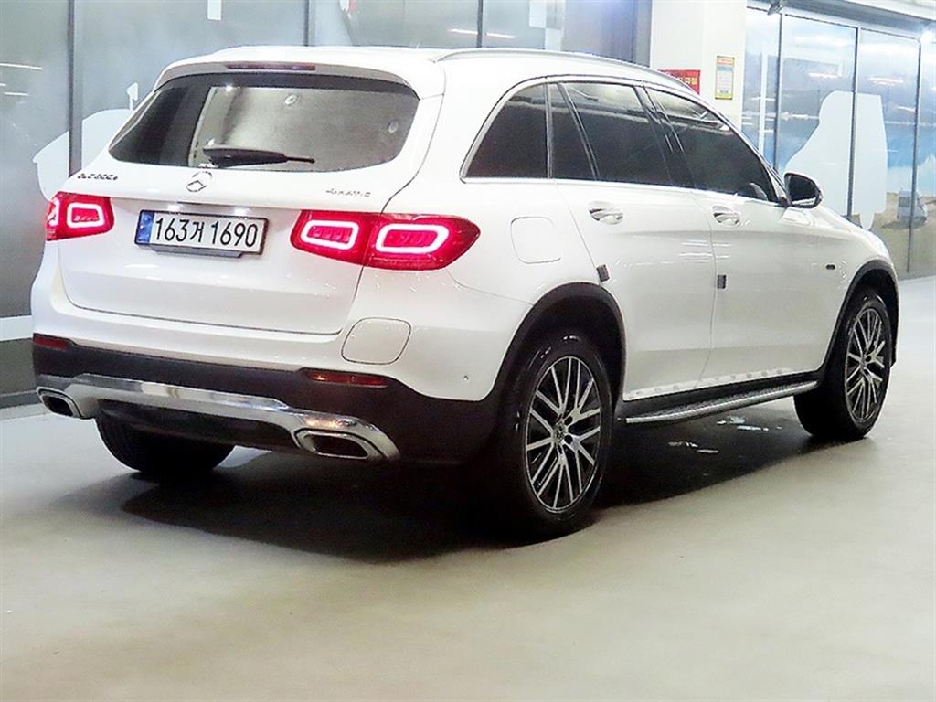 Mercedes Benz GLC Class - Vista 4