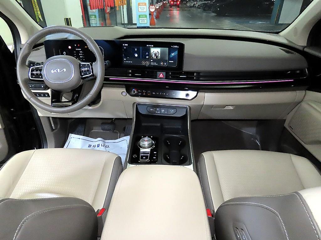 KIA Carnival - Vista 10