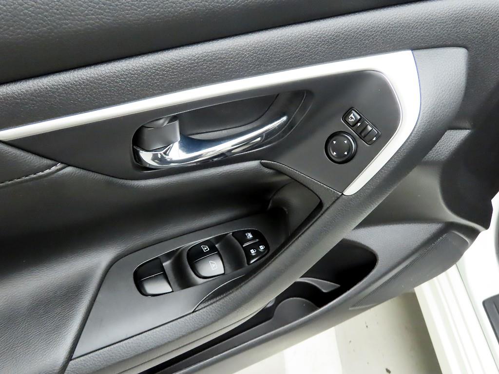 Nissan Altima - Vista 12