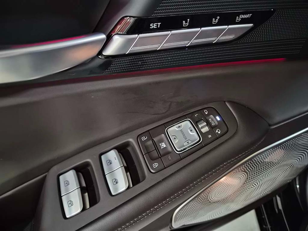 Genesis G90 - Vista 12