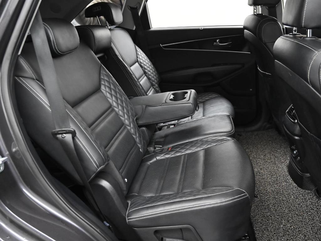KIA Sorento - Vista 12