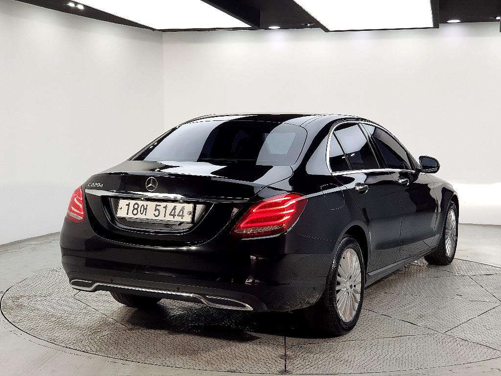 Mercedes Benz C Class - Vista 4