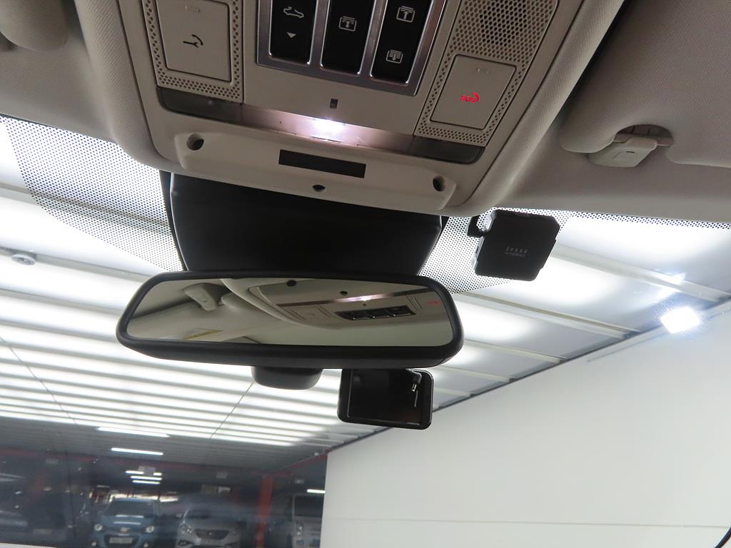 Jaguar XF - Vista 12