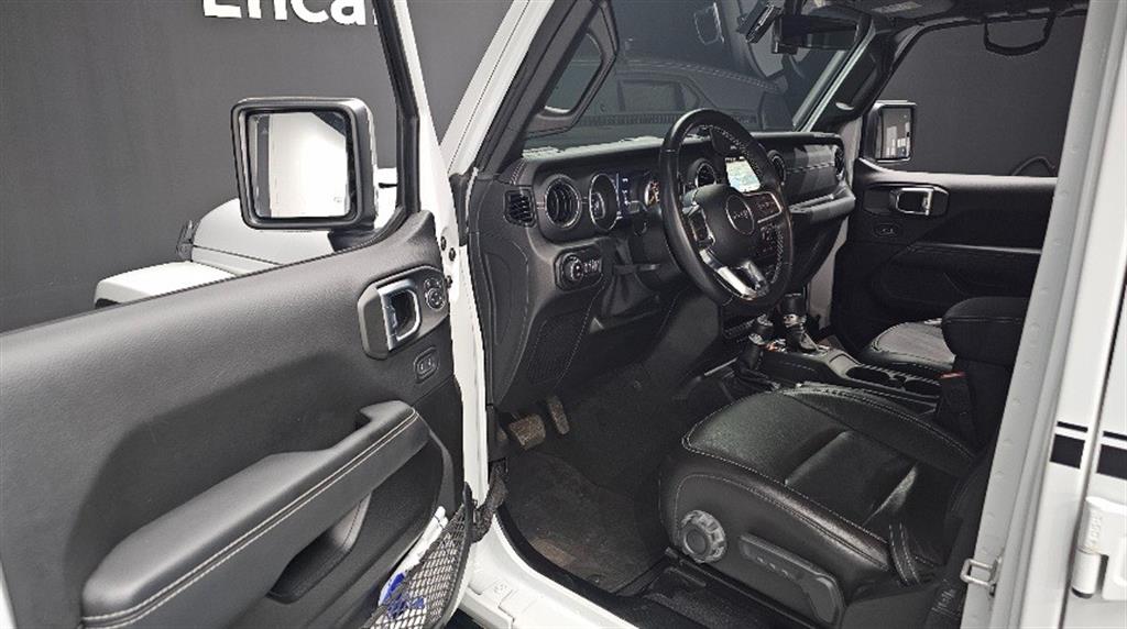 Jeep Wrangler - Vista 11