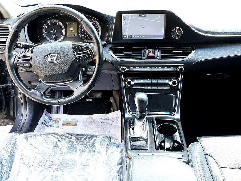 HYUNDAI Grandeur - Vista 9