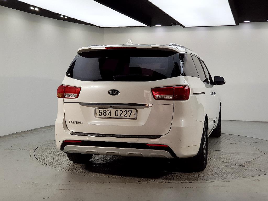 KIA Carnival - Vista 3