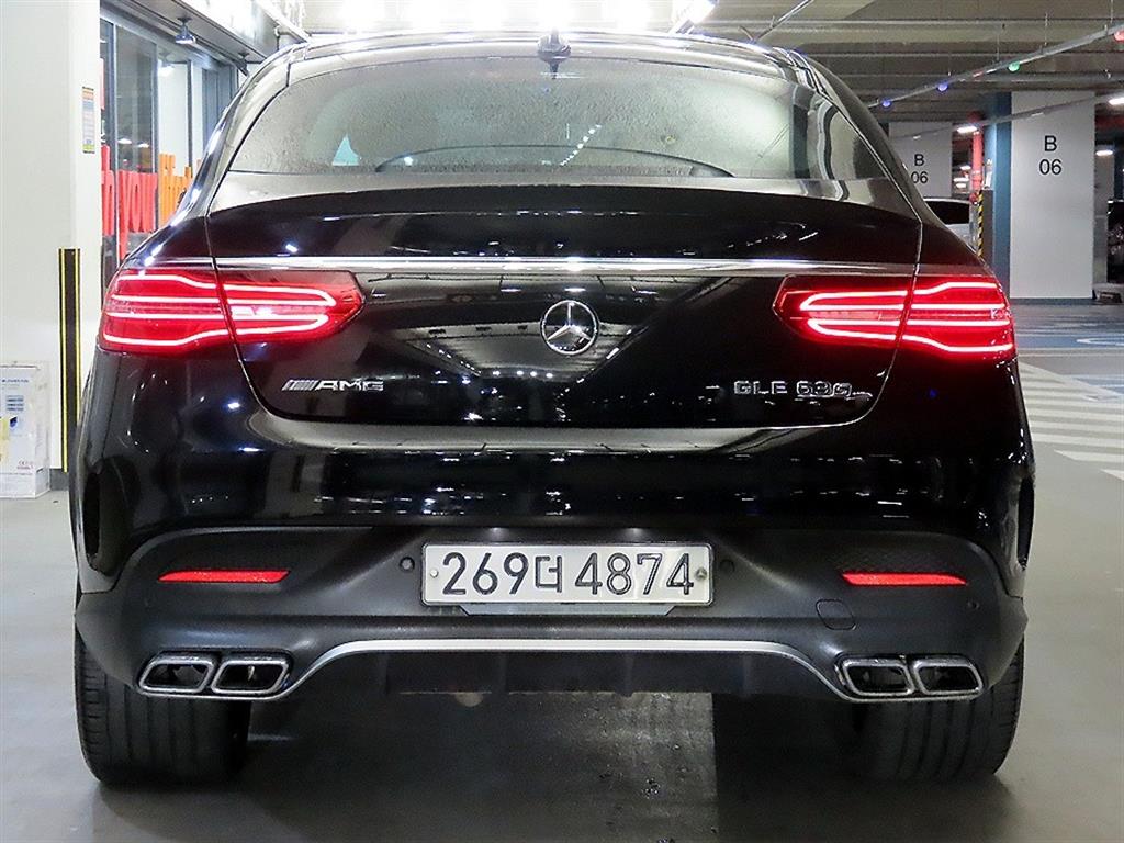 Mercedes Benz GLE Class - Vista 5